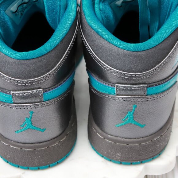 Nike Air Jordan 1 Mid Dark Metallic Grey And Teal 555112-027 Size 6.5Y - Picture 6 of 9